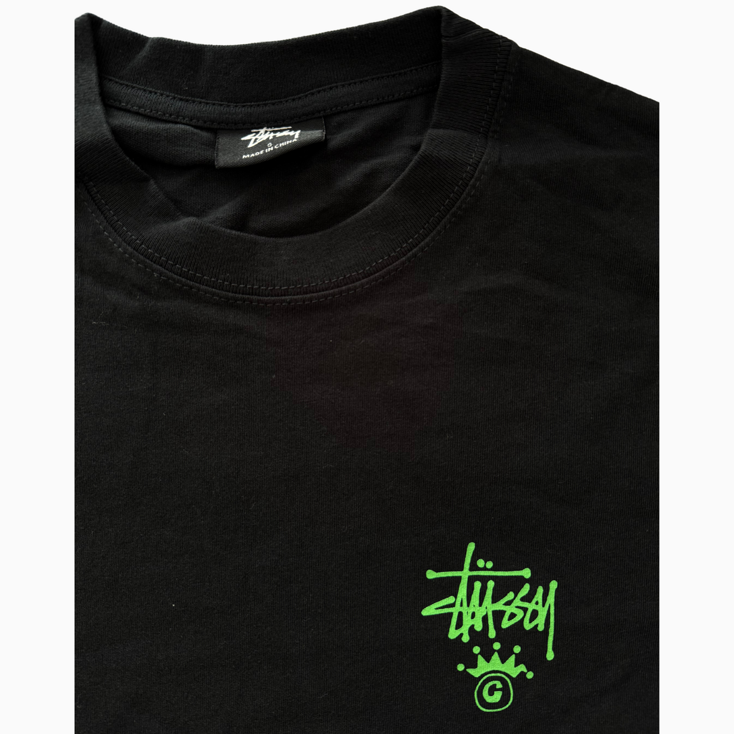 Neuf - T-shirt Stüssy - Noir logo vert - taille S ( fits M )